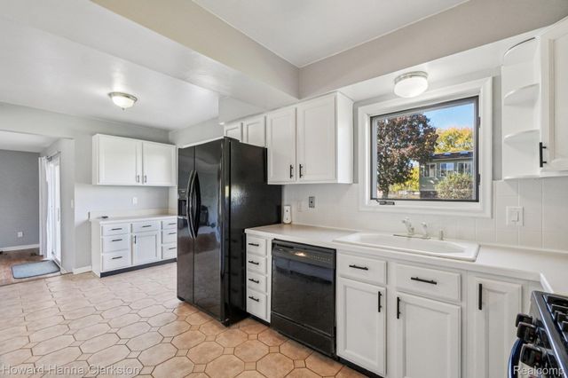 149 N Williams Lake Road, White Lake Charter Township, MI 48386