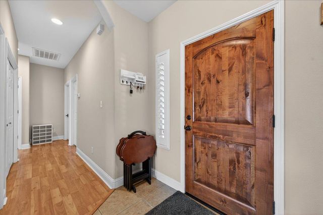4678 W Rosetta, Fresno, CA 93722
