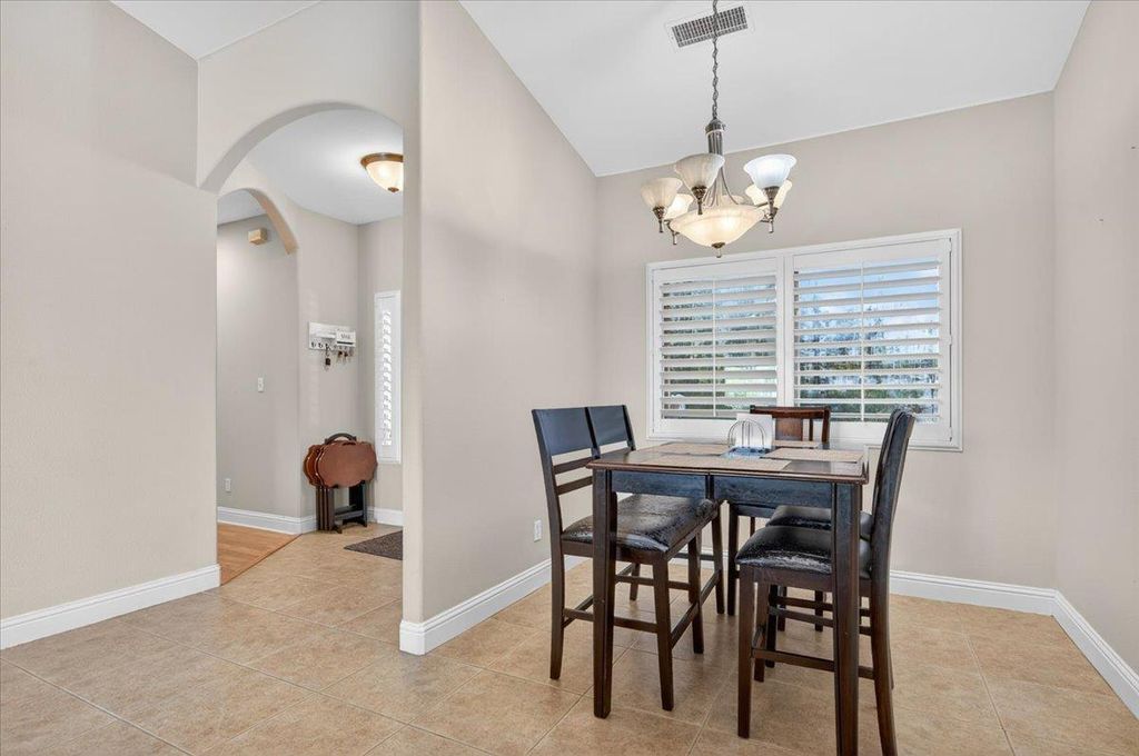 Image 12 of property listing at 4678 W Rosetta, Fresno, CA 93722