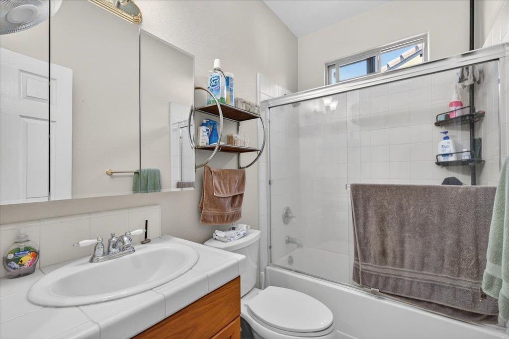 Image 18 of property listing at 4678 W Rosetta, Fresno, CA 93722