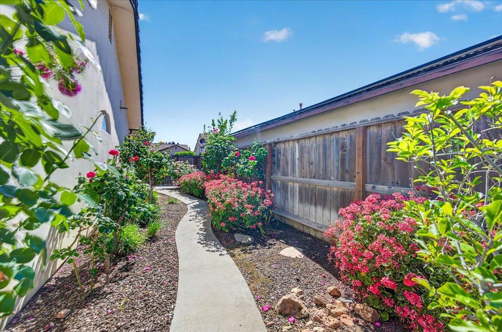 Image 23 of property listing at 4678 W Rosetta, Fresno, CA 93722