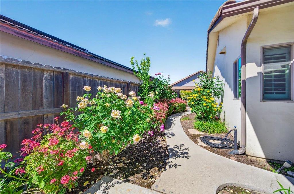Image 24 of property listing at 4678 W Rosetta, Fresno, CA 93722
