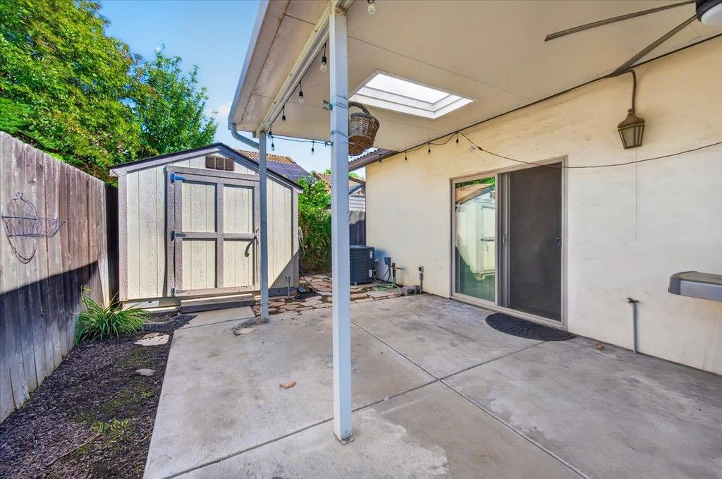 Image 27 of property listing at 4678 W Rosetta, Fresno, CA 93722