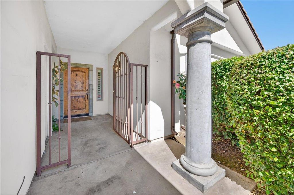 Image 3 of property listing at 4678 W Rosetta, Fresno, CA 93722