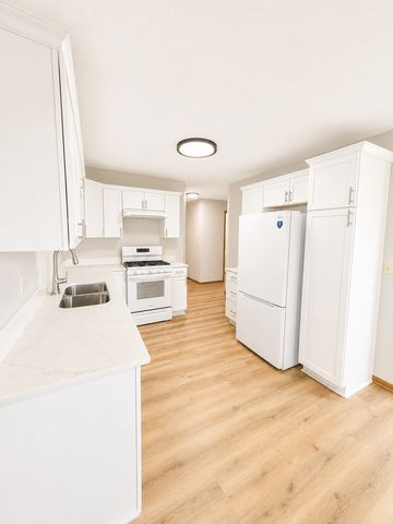 1442 Cleveland Street, Anoka, MN 55303