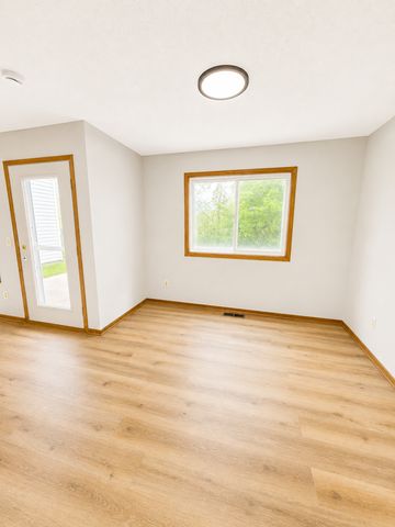 1442 Cleveland Street, Anoka, MN 55303