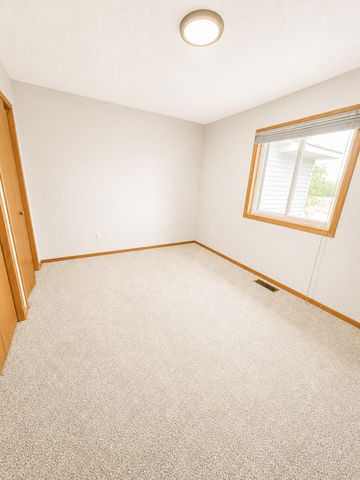 1442 Cleveland Street, Anoka, MN 55303
