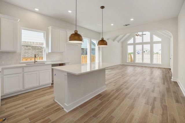 26364 Golden Pass Loop, Montgomery, TX 77316