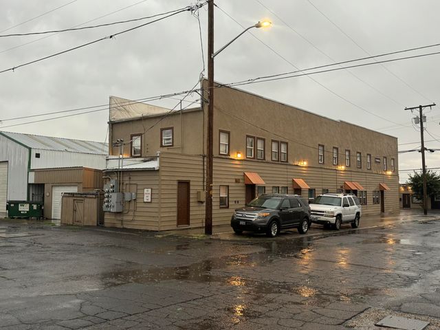 2105 Holly Avenue, Klamath Falls, OR 97601