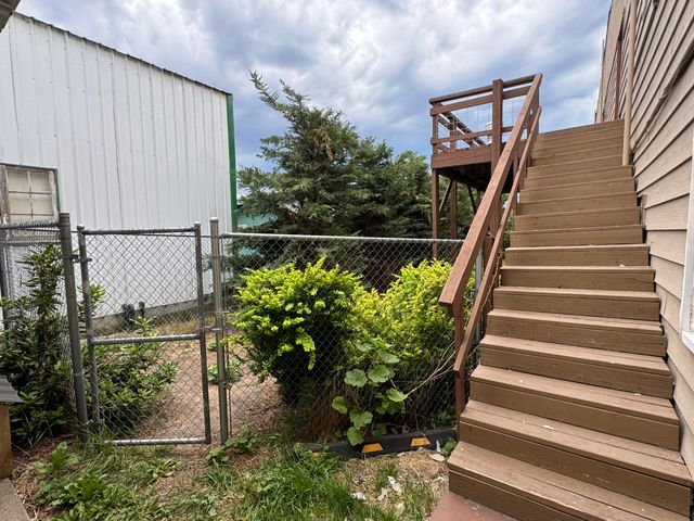 2105 Holly Avenue, Klamath Falls, OR 97601