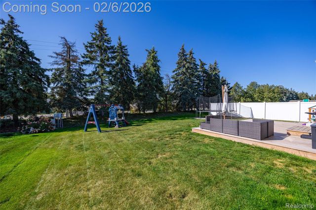 32202 Bradford Street, New Haven Village, MI 48048