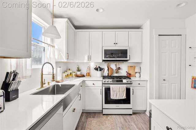 32202 Bradford Street, New Haven Village, MI 48048