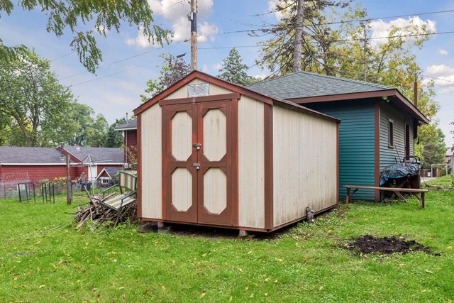 2233 15th Avenue E, North Saint Paul, MN 55109