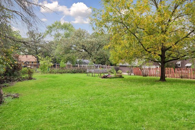 2233 15th Avenue E, North Saint Paul, MN 55109