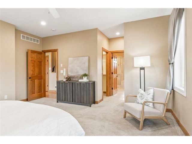 2631 Hawk Hill Lane SW, Rochester, MN 55902