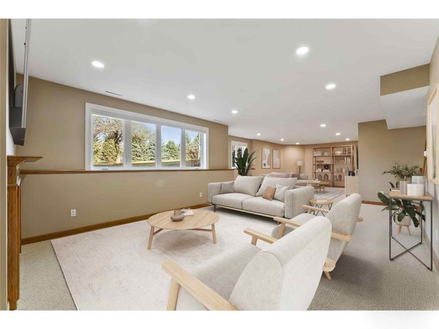 2631 Hawk Hill Lane SW, Rochester, MN 55902