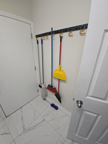 1805 CORAL POINT DRIVE, Cape Coral, FL 33990