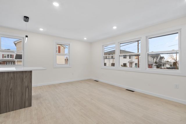 369 HOPS LANE, Secaucus, NJ 07094