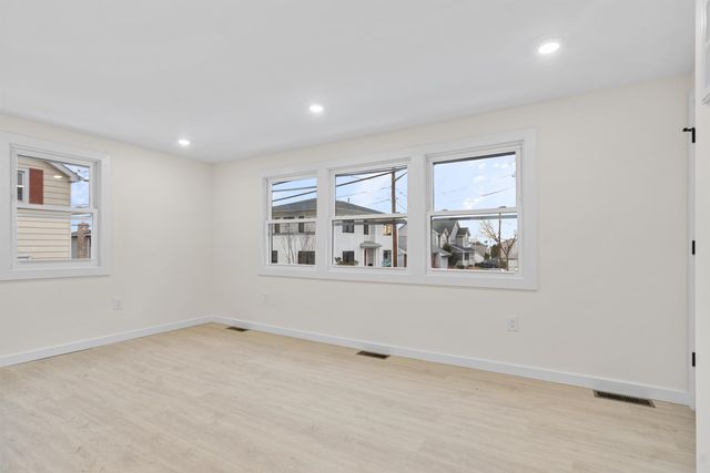 369 HOPS LANE, Secaucus, NJ 07094