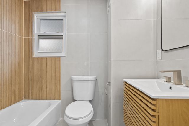 369 HOPS LANE, Secaucus, NJ 07094