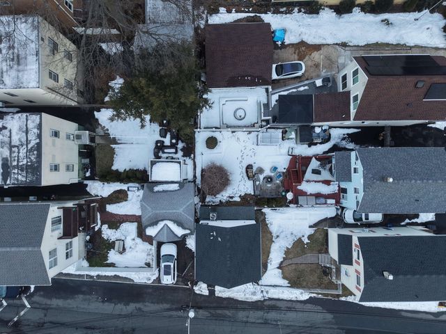 369 HOPS LANE, Secaucus, NJ 07094