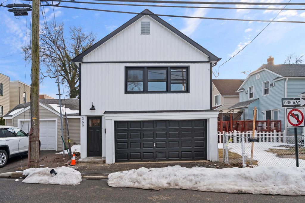 369 HOPS LANE, Secaucus, NJ 07094