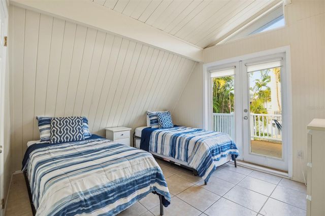 2508 AVENUE B, Bradenton Beach, FL 34217