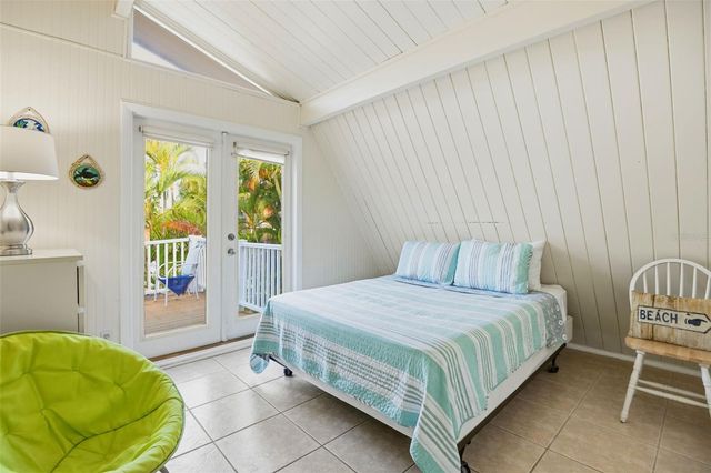 2508 AVENUE B, Bradenton Beach, FL 34217