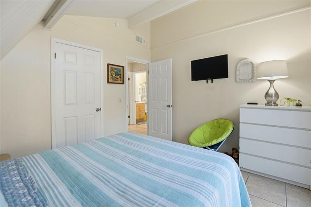 2508 AVENUE B, Bradenton Beach, FL 34217