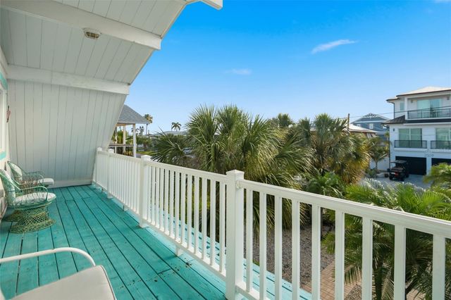 2508 AVENUE B, Bradenton Beach, FL 34217