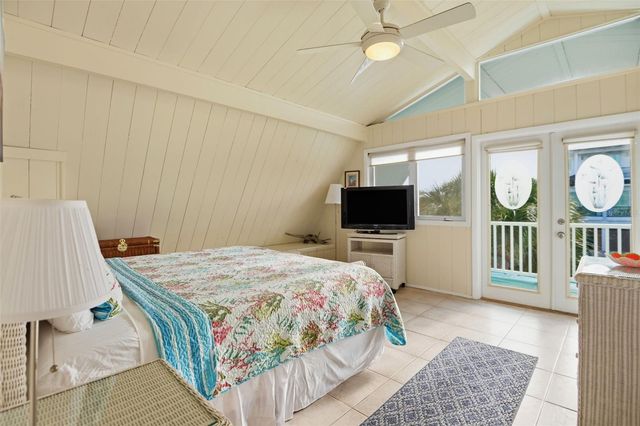 2508 AVENUE B, Bradenton Beach, FL 34217
