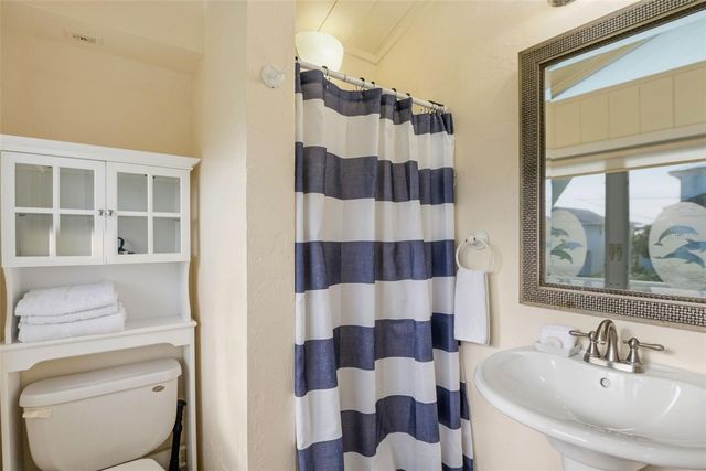 2508 AVENUE B, Bradenton Beach, FL 34217