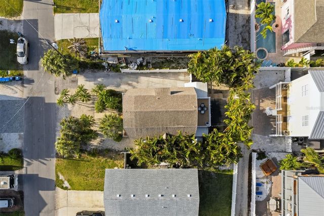 2508 AVENUE B, Bradenton Beach, FL 34217