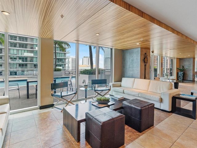 60 SW 13th St 2119, Miami, FL 33130