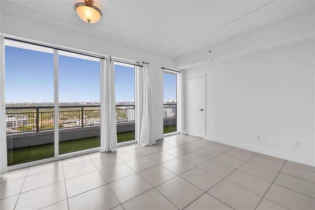 60 SW 13th St 2119, Miami, FL 33130