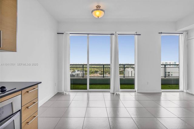 60 SW 13th St 2119, Miami, FL 33130