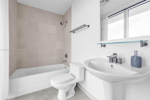 60 SW 13th St 2119, Miami, FL 33130