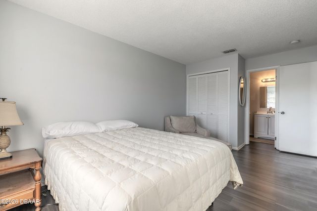 426 Banana Cay Dr Apt I, South Daytona, FL 32119