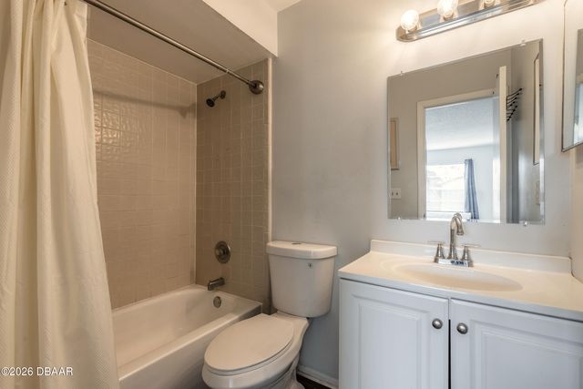 426 Banana Cay Dr Apt I, South Daytona, FL 32119