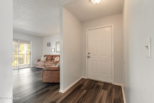 426 Banana Cay Dr Apt I, South Daytona, FL 32119