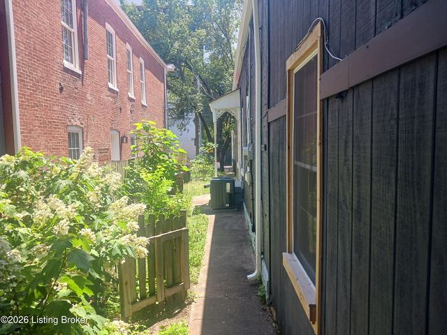 835 E Washington St, Louisville, KY 40206