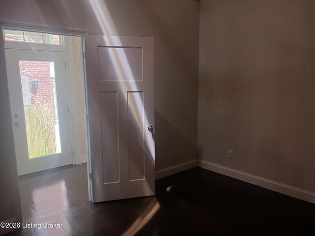 835 E Washington St, Louisville, KY 40206