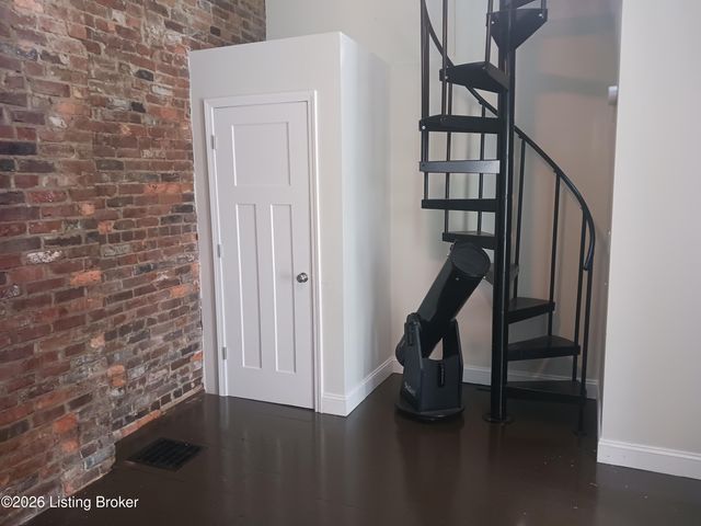 835 E Washington St, Louisville, KY 40206