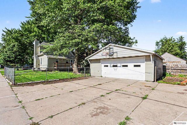 2298 Sheldon Street, Lincoln, NE 68503