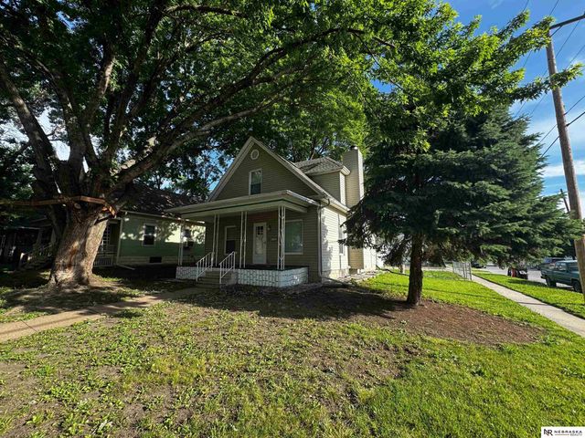 2298 Sheldon Street, Lincoln, NE 68503