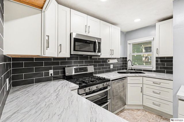 2298 Sheldon Street, Lincoln, NE 68503