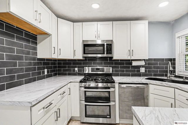 2298 Sheldon Street, Lincoln, NE 68503