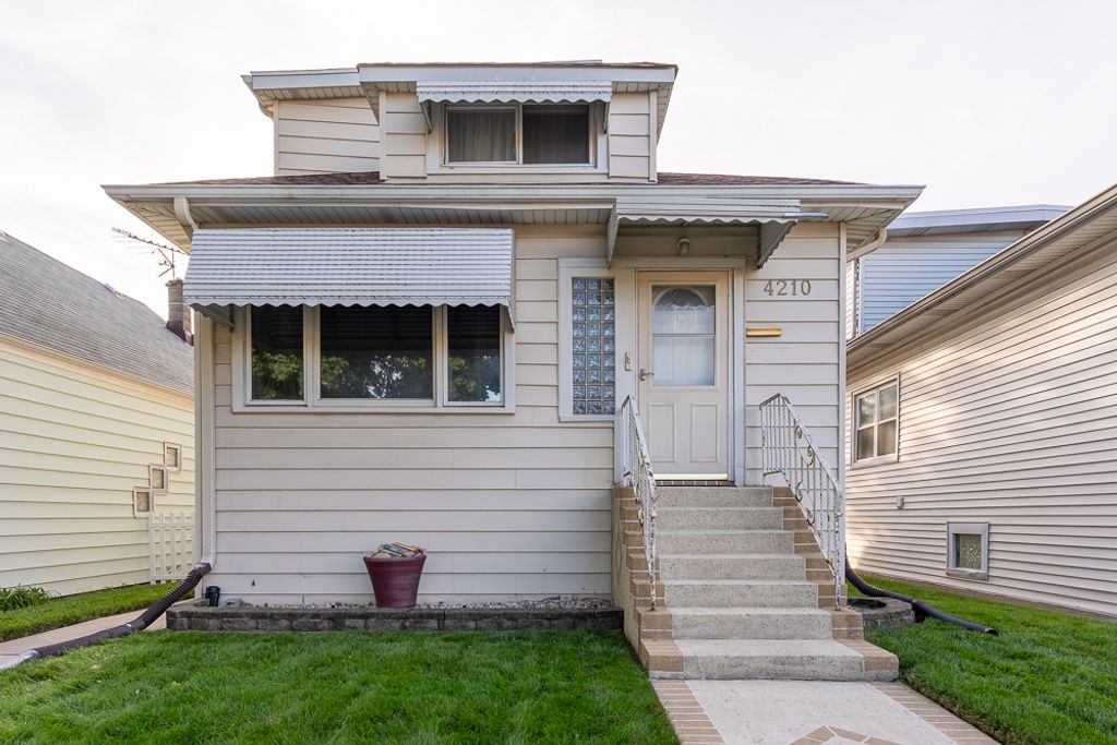 4210 N Overhill Avenue, Norridge, IL 60706 — exterior
