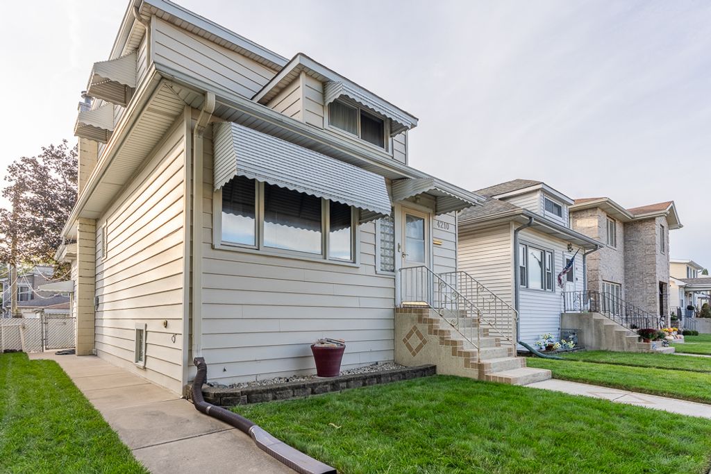 4210 N Overhill Avenue, Norridge, IL 60706 — photo 2