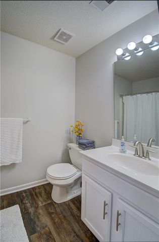 2104 SW Gooseberry Lane, Lee's Summit, MO 64082